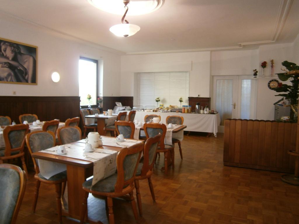 וואלדברון Hotel Strauss מראה חיצוני תמונה